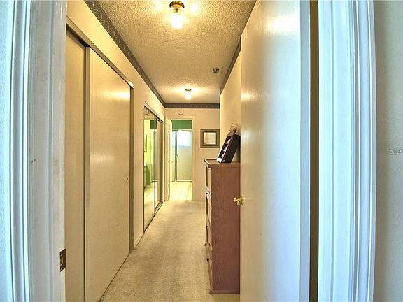 4th image of 403 S Brockfield Dr
