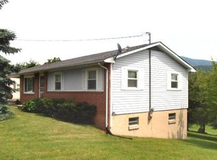 107 Nelson St, Narrows, VA 24124