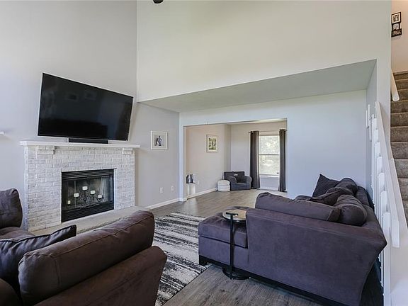 5th image of 45 Edendery Cir