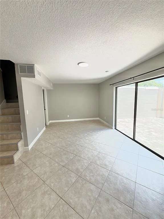 3 bed, 3.0 bath, 1351 sqft, $2,225 — Photo 3