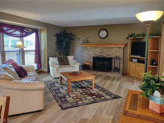 5th image of 3842 Park Ridge Dr
