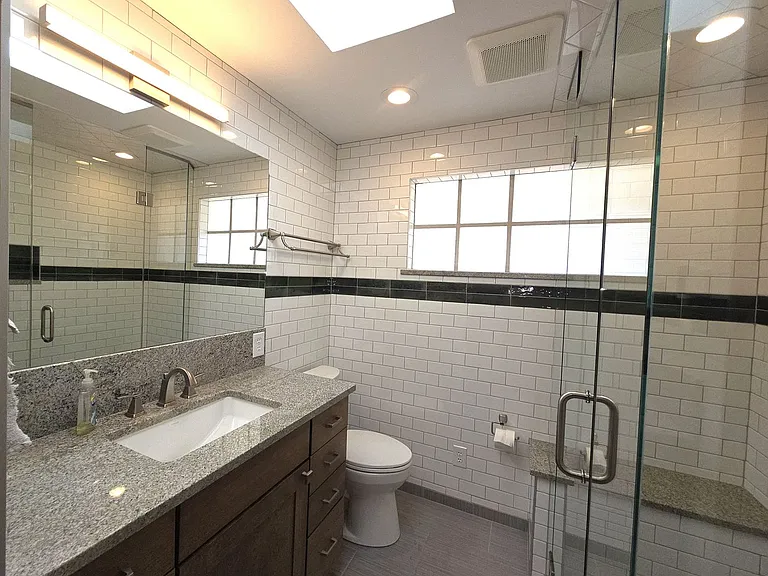 760 Josephine St — Photo 9