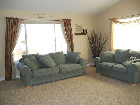 {Formal Living Room}