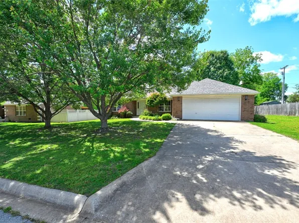 340 Beca Ln, Prairie Grove, AR 72753