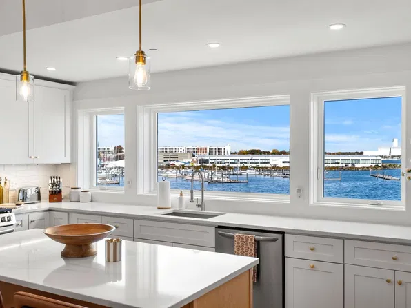 107 Leach St Unit 3, Salem, MA 01970