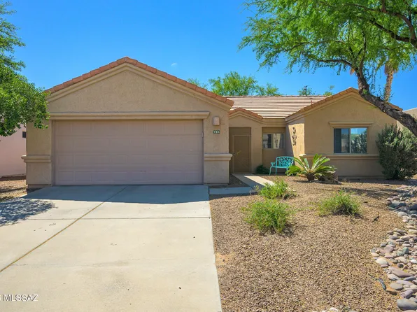 701 W Tiger Pl, Green Valley, AZ 85614