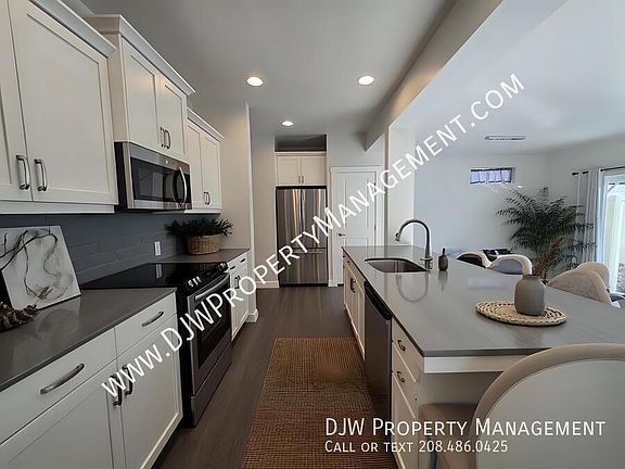 3rd image of 2351 E Danzee Dr