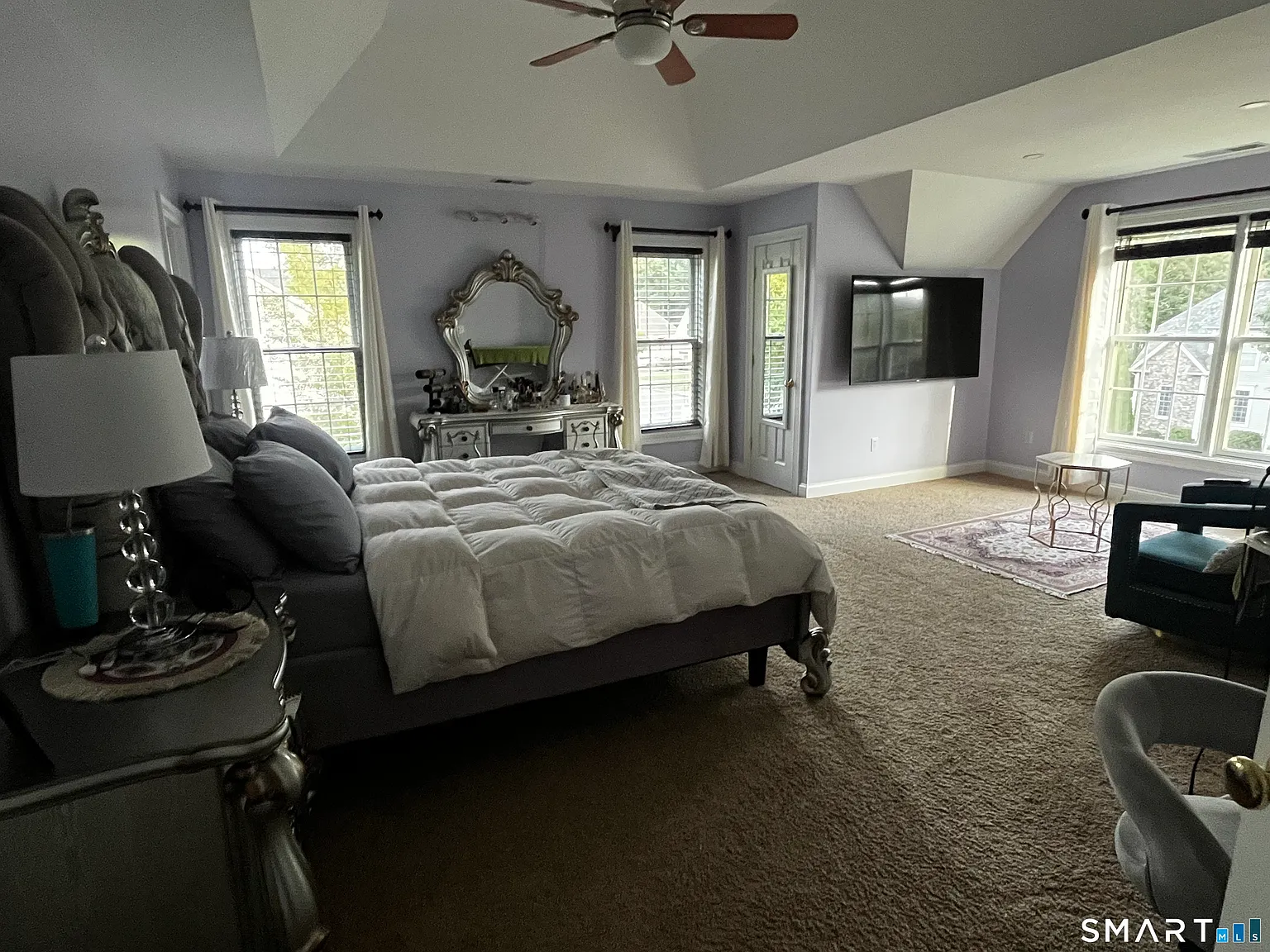 5 bed, 2.5 bath, 3157 sqft, $4,800 — Photo 3