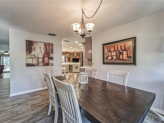 5th image of 16601 Ashwood Dr