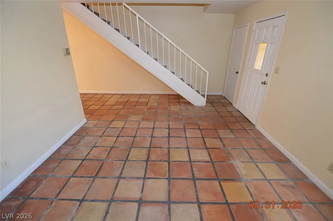 3 bed, 2.5 bath, 1213 sqft, $1,525 — Photo 3