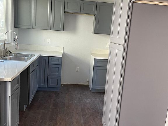 4th image of 25181 Van Leuven St