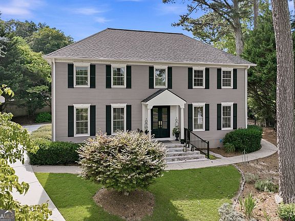 2nd image of 2859 Village Ct