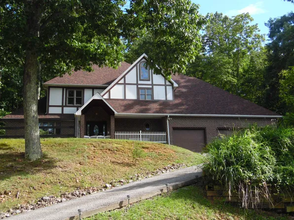 921 Clifford St, Pearisburg, VA 24134