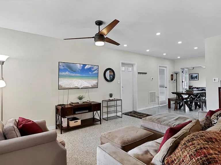 2532 Belvoir Blvd — Photo 5