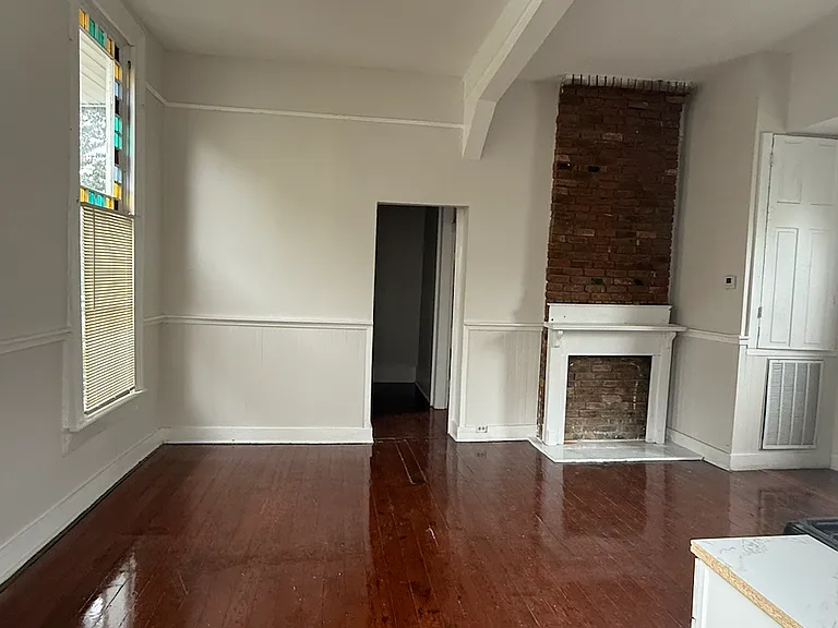 1202 Marengo St #A — Photo 10
