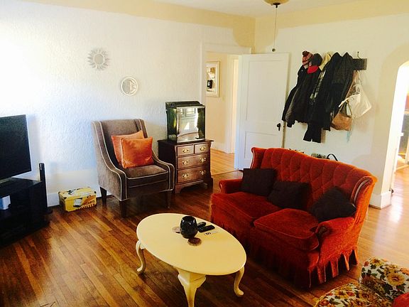 3rd image of 1801 E Gonzalez St
