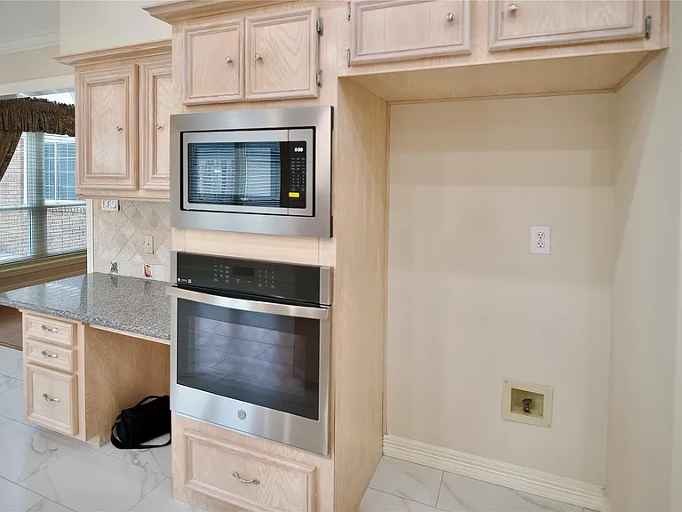 1839 Lake Winds Dr — Photo 10
