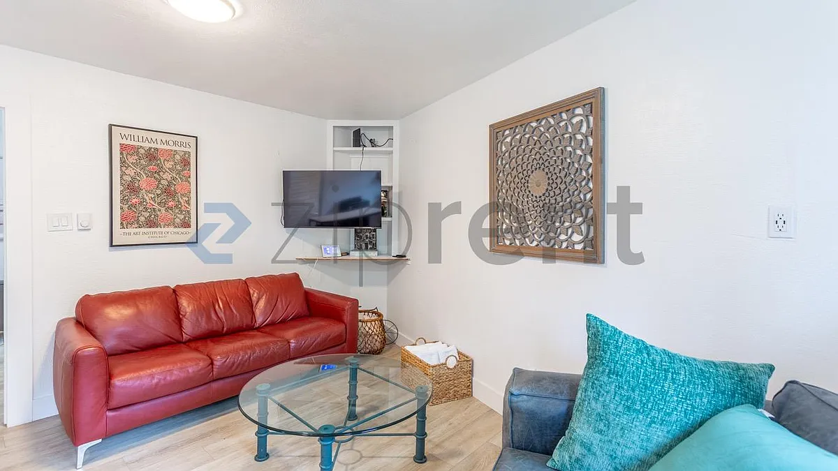Living room - 6010 Cazadero Hwy