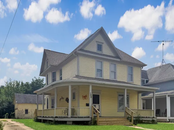 105 W Empire St, Freeport, IL 61032