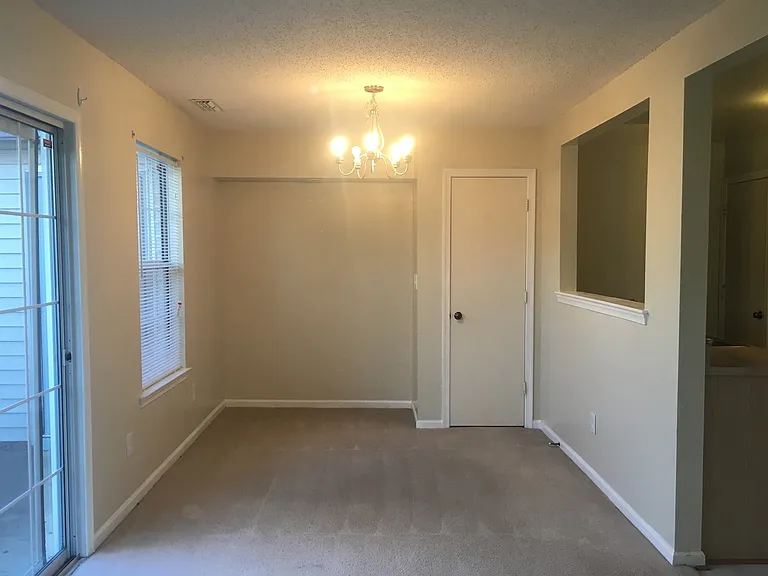 4689 Shallowford Cir — Photo 4