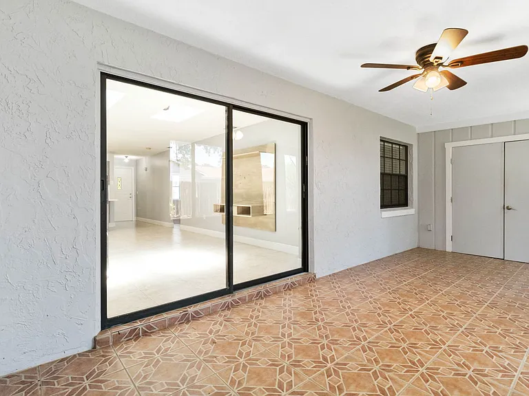 3528 Bay Ct — Photo 24