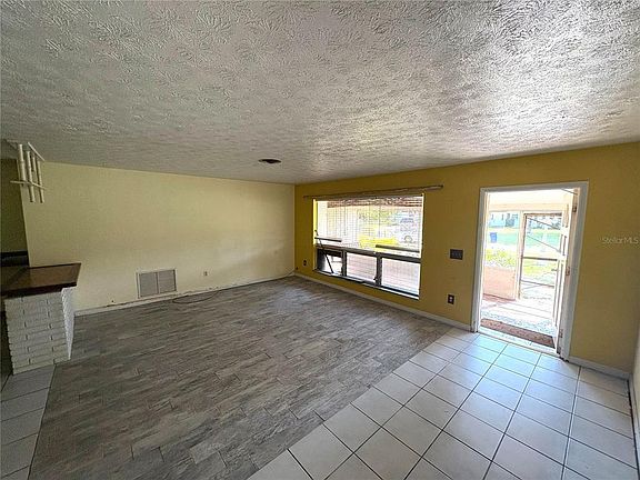 3rd image of 1799 Lake Cir
