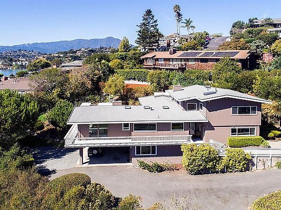 4th image of 394 Hilary Dr