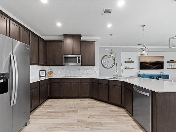 5th image of 7600 Knockfin Dr