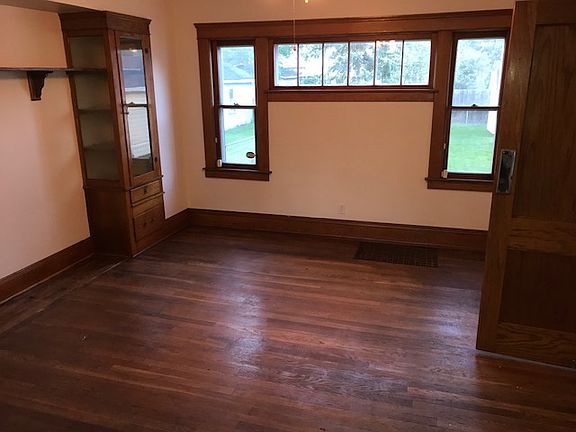 2nd image of 338 Cambridge Ave