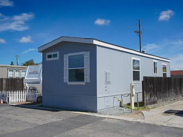 880 E F St #6, Oakdale, CA 95361