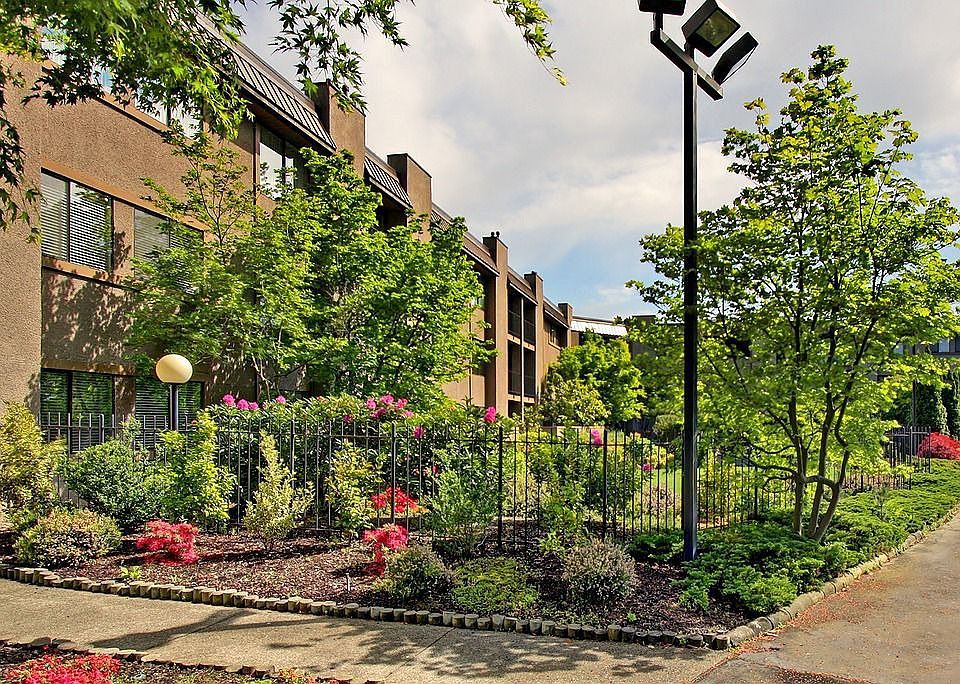 1st image of 11300 1st Ave NE APT 125