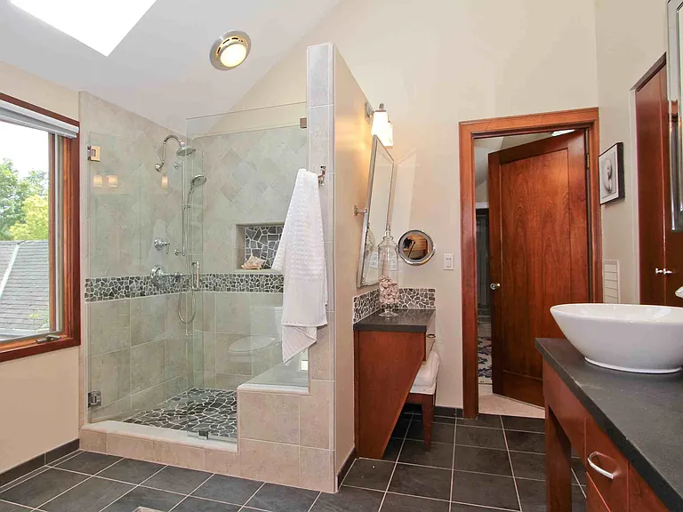 1621 Portola Ave — Photo 17