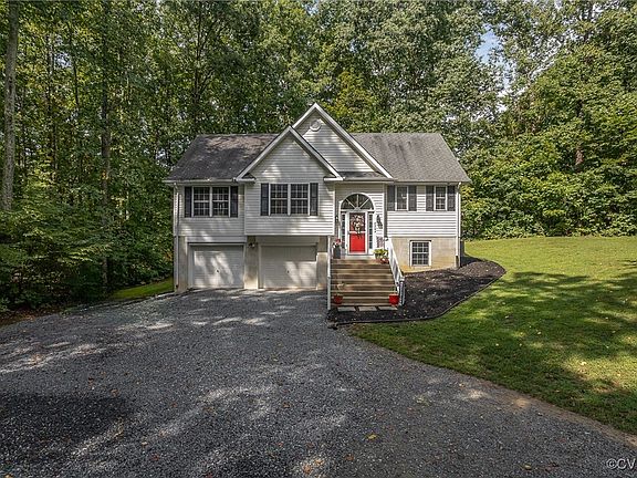 3rd image of 7204 Oakwood Dr