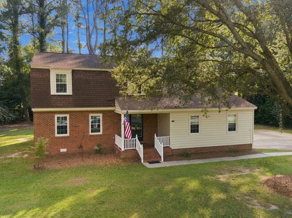201 Evanswood Drive, Greenville, NC 27858