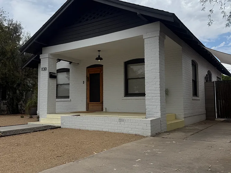 1130 E Palm Ln — Photo 8