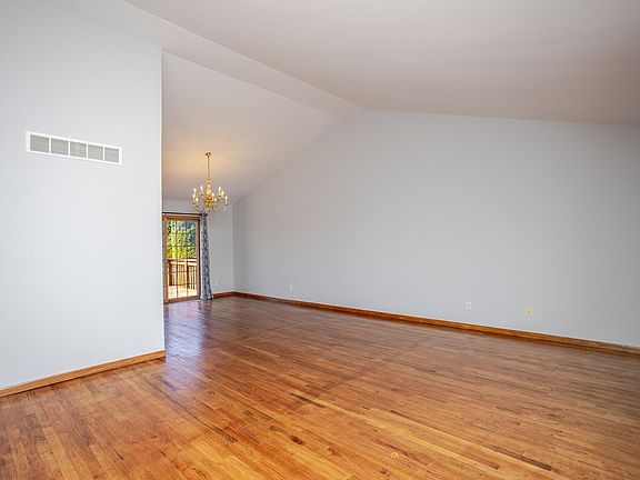 5th image of 8940 Calhoun Pl