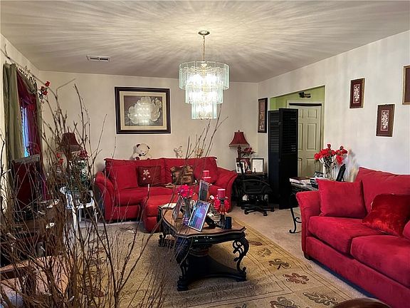 3rd image of 4742 Perelli Dr