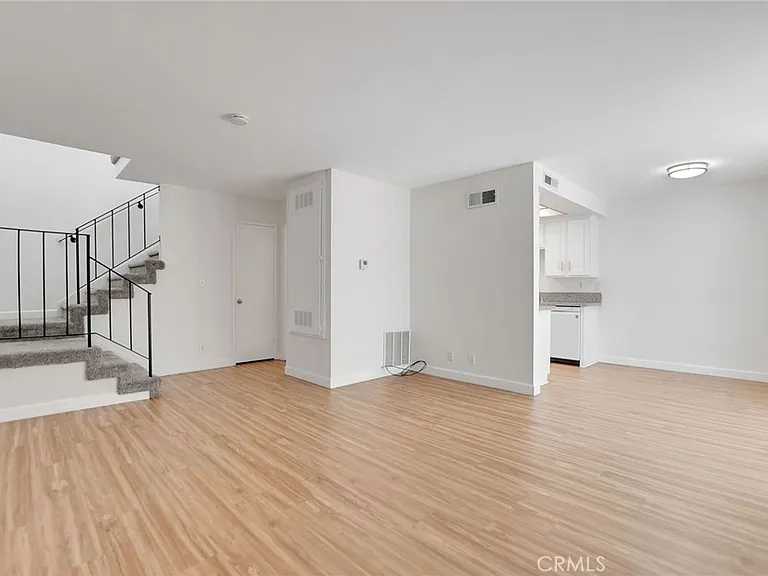 1460 Forest Glen Dr #4 — Photo 5