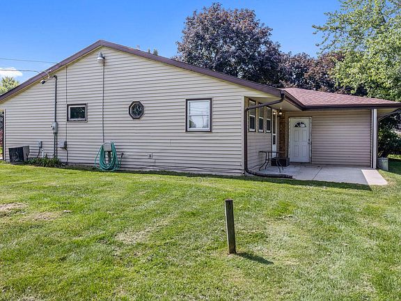 4th image of 8019 Amber Dr
