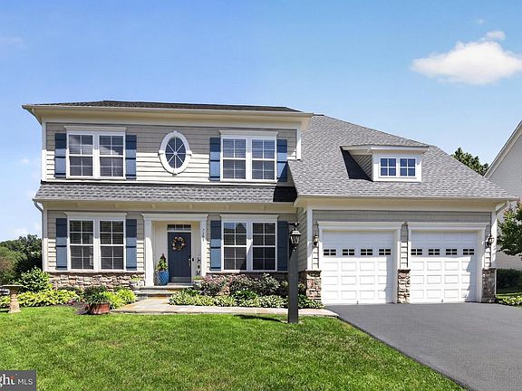 3rd image of 7153 Comrie Ct