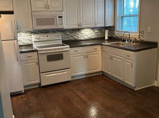 8 Church Ave APT 1, Taunton, MA 02780