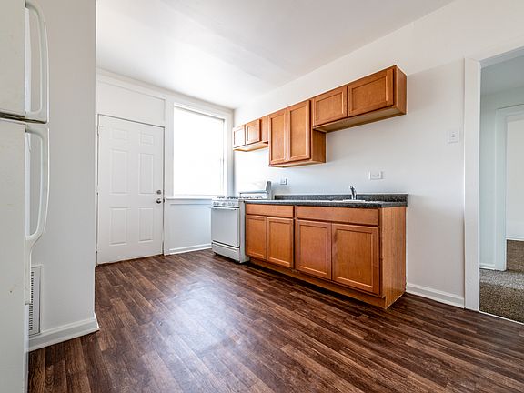 5th image of 1249 S Fairfield Ave #3R
