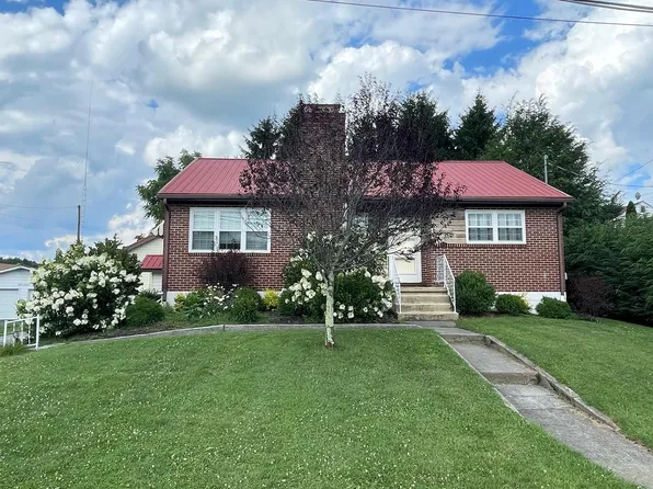 204 10th St, Princeton, WV 24740