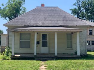 445 E Padon Ave, Blackwell, OK 74631
