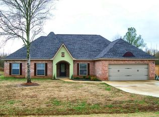 411 Delia Dr, Leesville, LA 71446