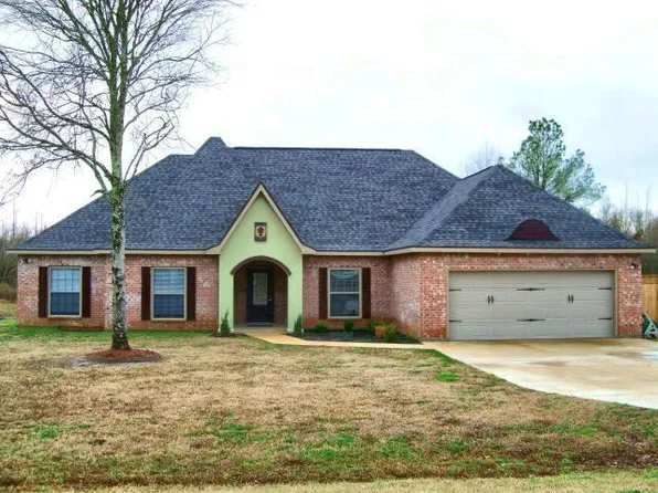 411 Delia Dr, Leesville, LA 71446