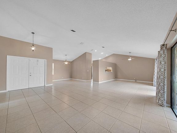 2nd image of 9511 Sun Pointe Dr