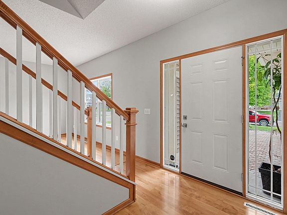 4th image of 26814 Meadow Ridge Dr