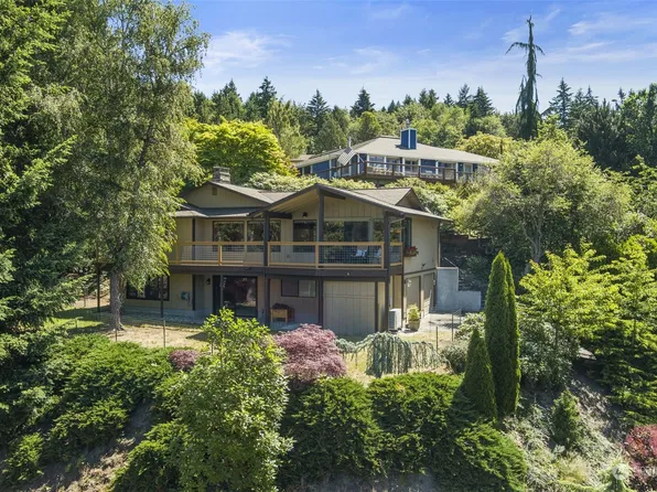 18082 10th Place NE, Poulsbo, WA 98370