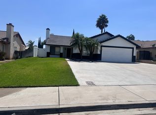 18795 Buckskin Dr, Bloomington, CA 92316